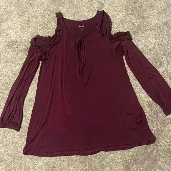 Kensie long-sleeve top with shoulder cut-outs plus Collection by Bobeau sweater - Picture 2 of 4